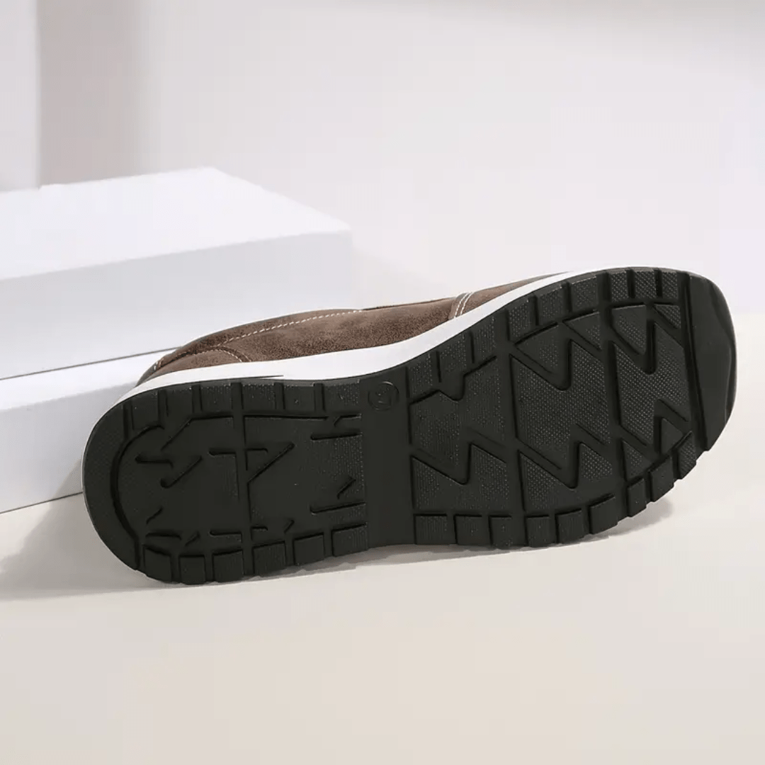 Danielle luxe comfort sneakers for women in black, side view