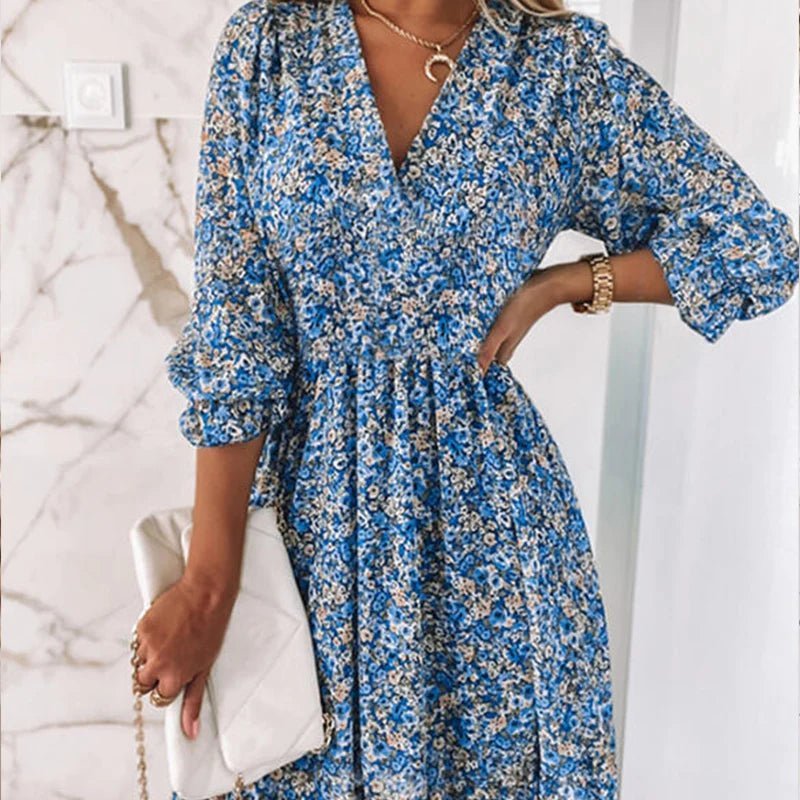 Sunna elegant floral dress with a flattering feminine silhouette
