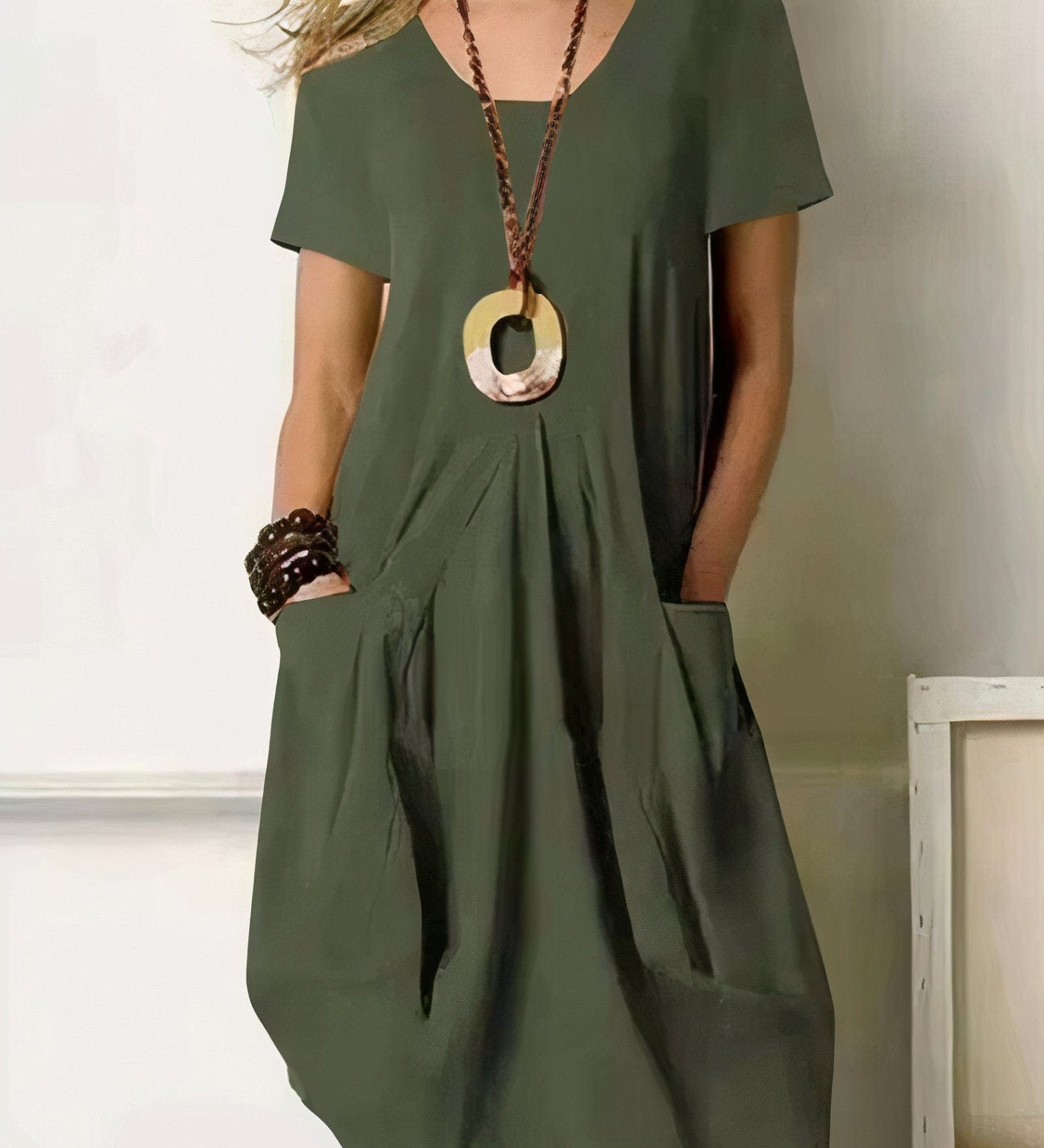 Kwani Easy Casual Flow Dress with round neck, classic sleeves and A-line silhouette