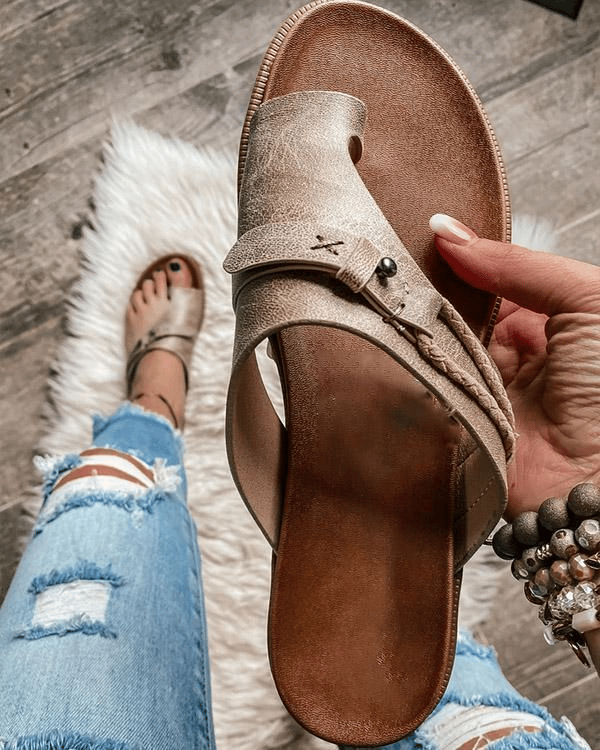 Delia comfort sandals with cushioned insole and arch support, shown in a neutral colourway