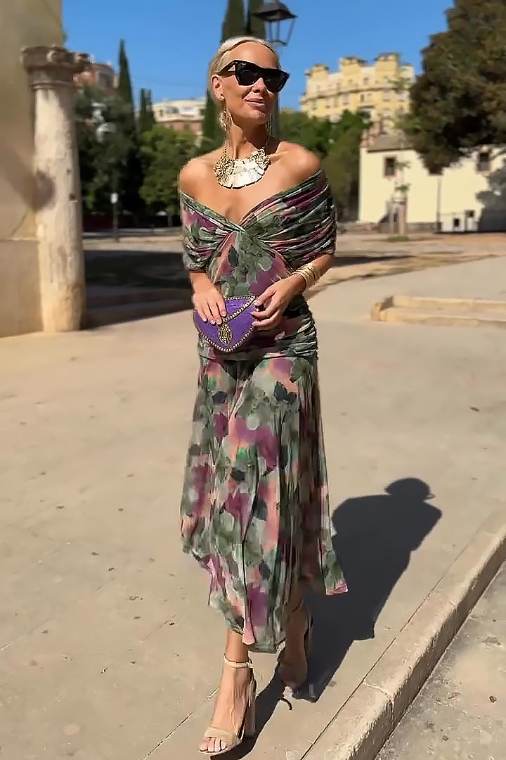 Mela elegant V-neck maxi dress with flowing skirt and drop-shoulder sleeves