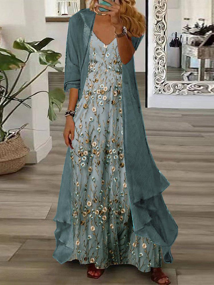 Thea green ditsy floral maxi dress with V-neckline and 3/4 sleeves