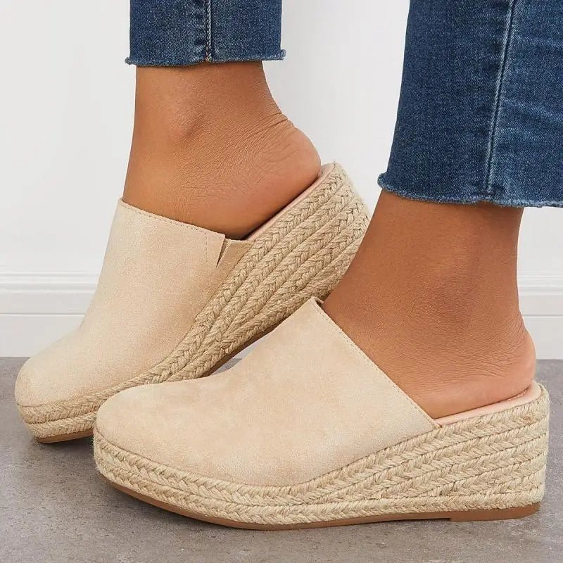 Rangi closed-front sandal with rope-woven heel in beige, blue and black