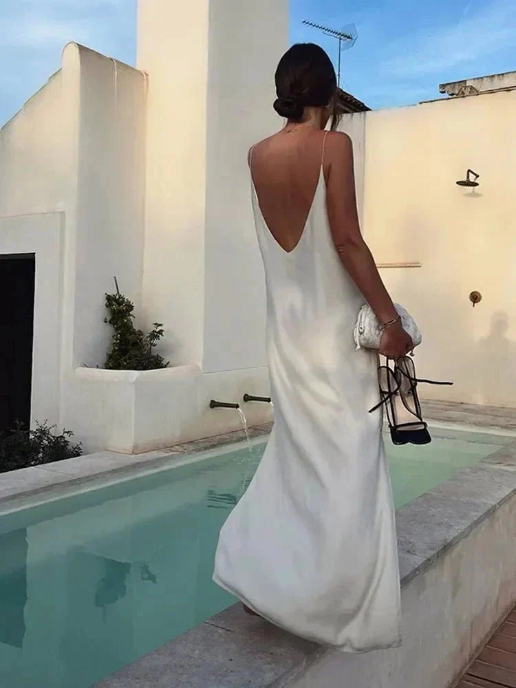 Tamati elegant white split maxi dress with V-neck and backless design