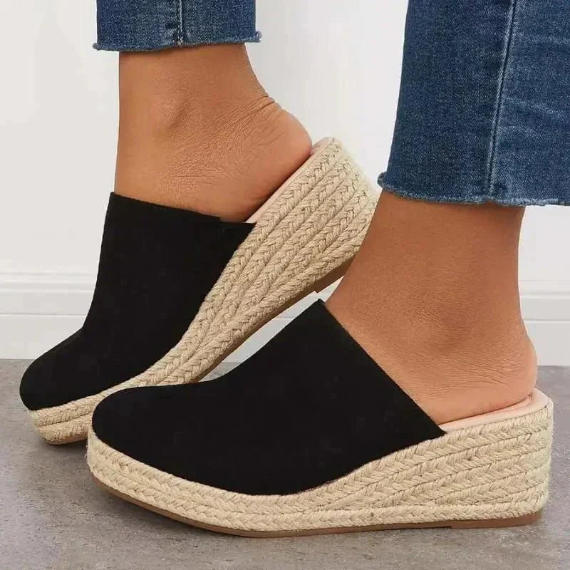 Rangi closed-front sandal with rope-woven heel in beige, blue and black