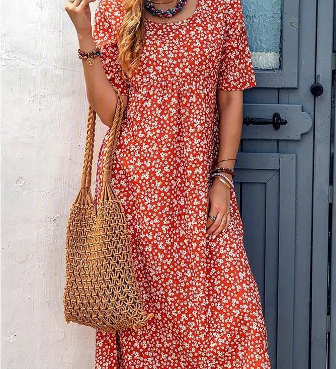Lilo floral summer dress with mid-length cut and soft crew neckline