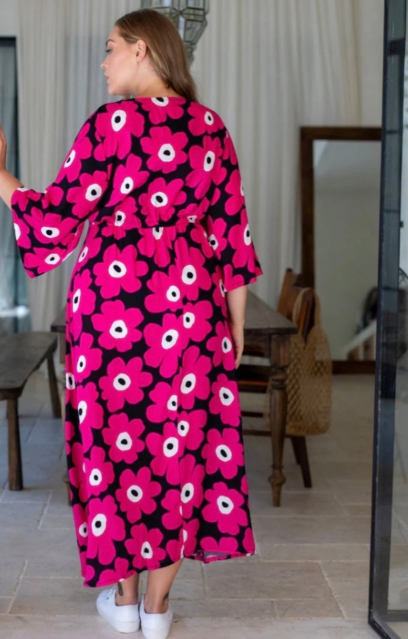 Jella floral maxi dress with V-neckline, wide sleeves and drawstring waist